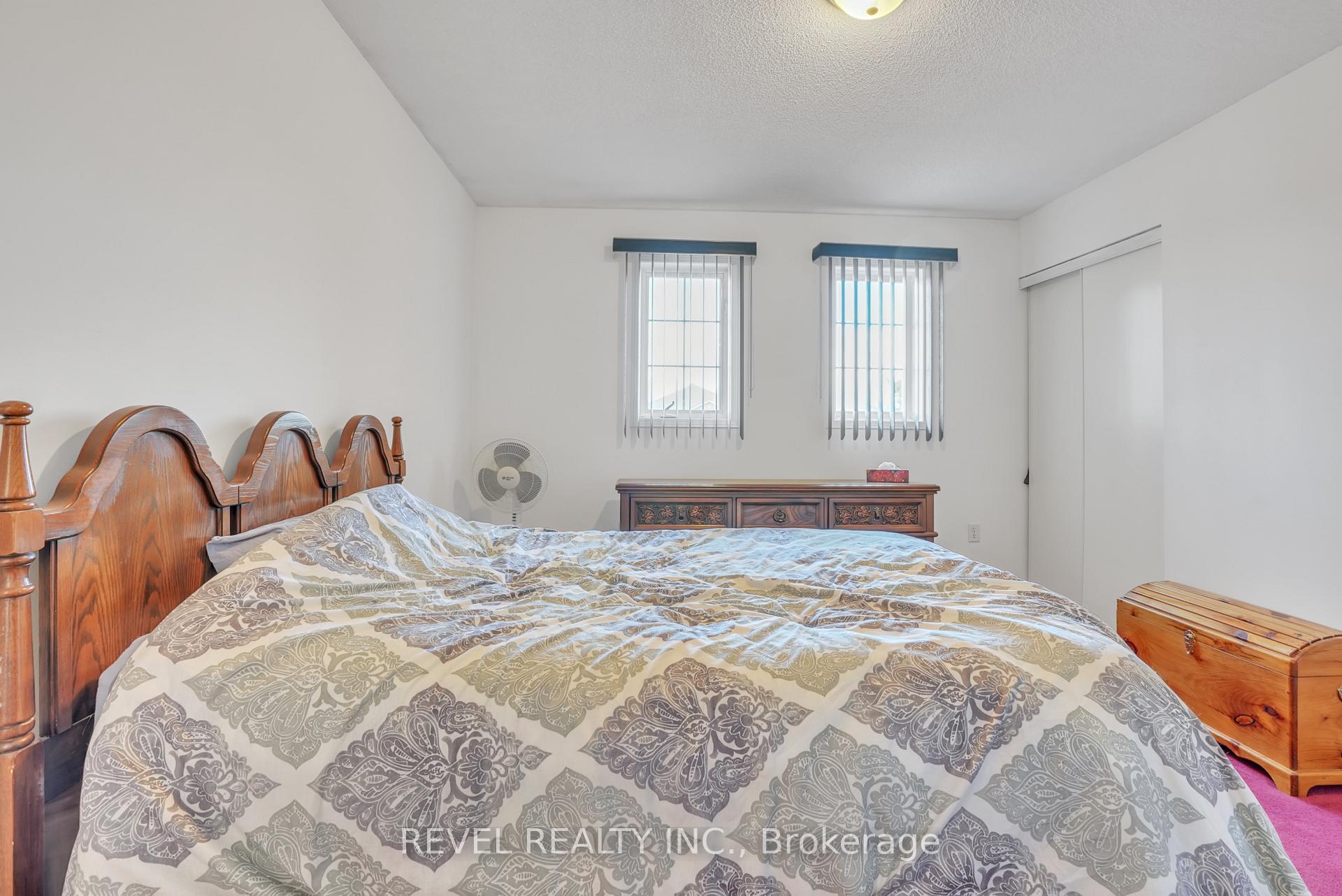 Photo 24 of 1 Farmstead Crescent, Barrie, Holly — HOMEH