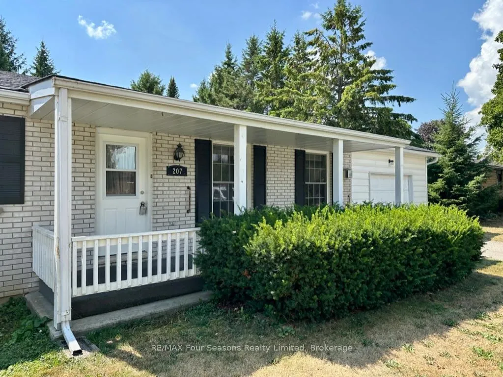 Photo 2 of 207 Christopher Street, Clearview, Stayner — HOMEH