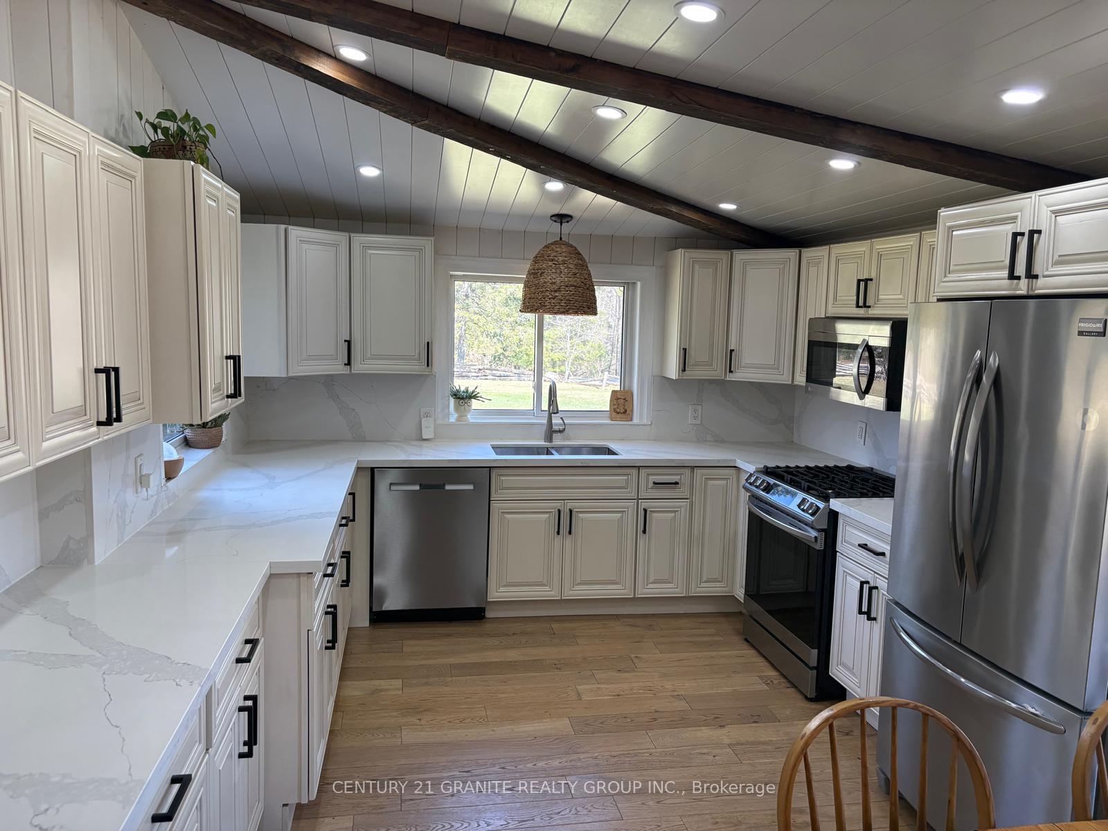 Photo 8 of 1221 Bay Lake Road, Faraday — HOMEH