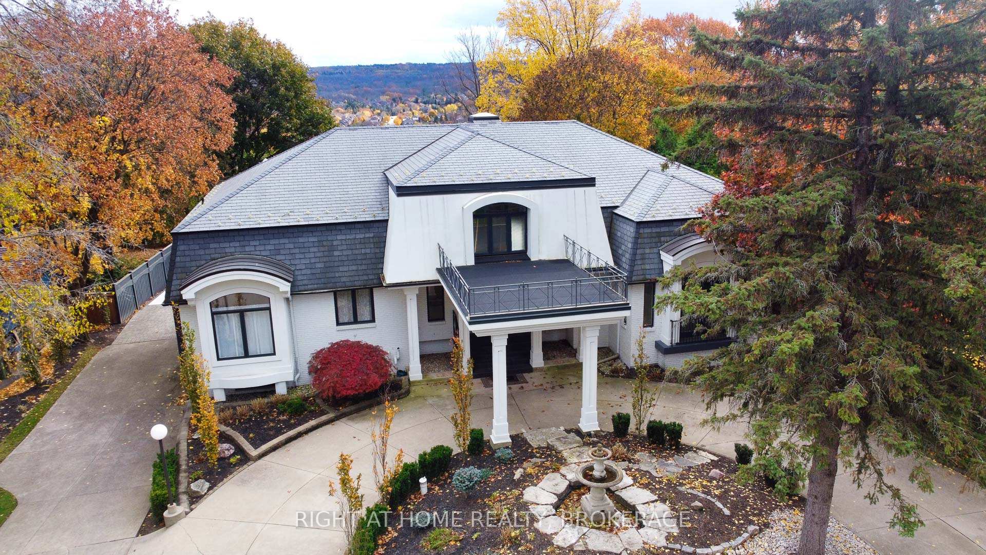 Front of 34 Maple Avenue