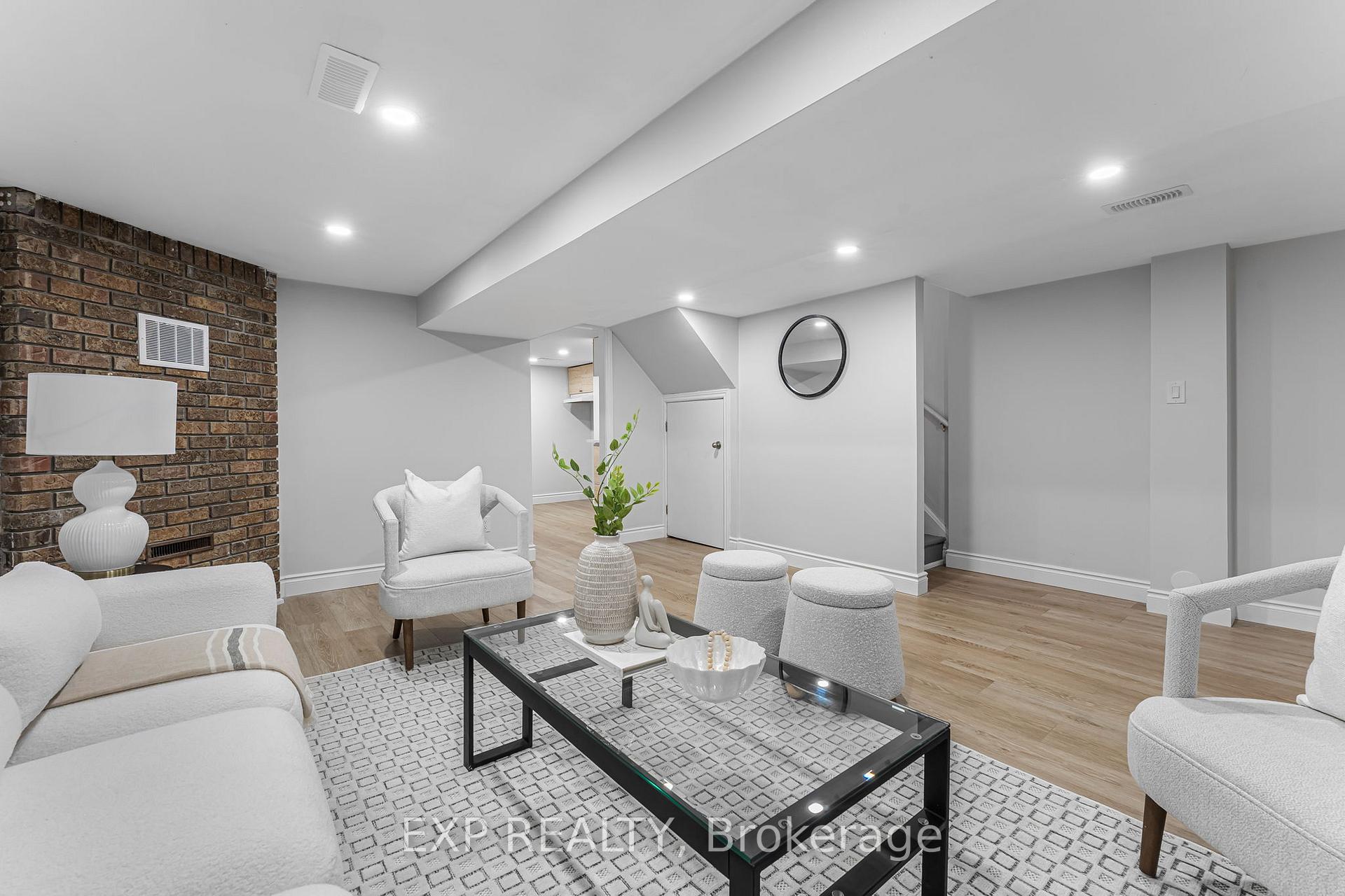 Photo 13 of 319 East 28th Street, Hamilton, Burkholme — HOMEH