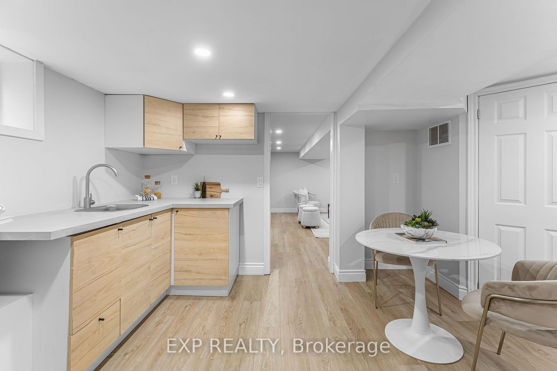 Photo 15 of 319 East 28th Street, Hamilton, Burkholme — HOMEH