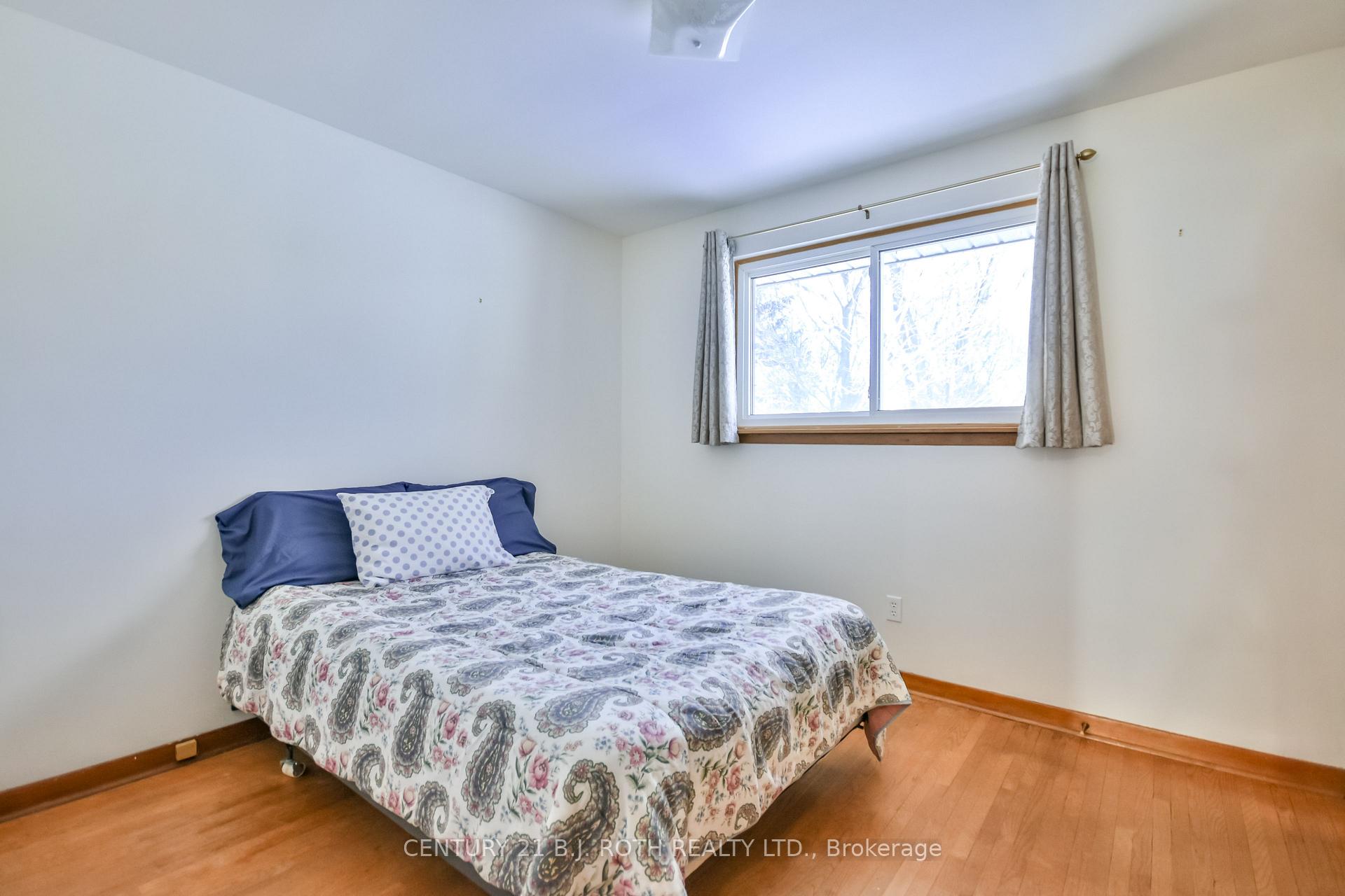 Photo 10 of 210 Grove Street E, Barrie, Wellington — HOMEH