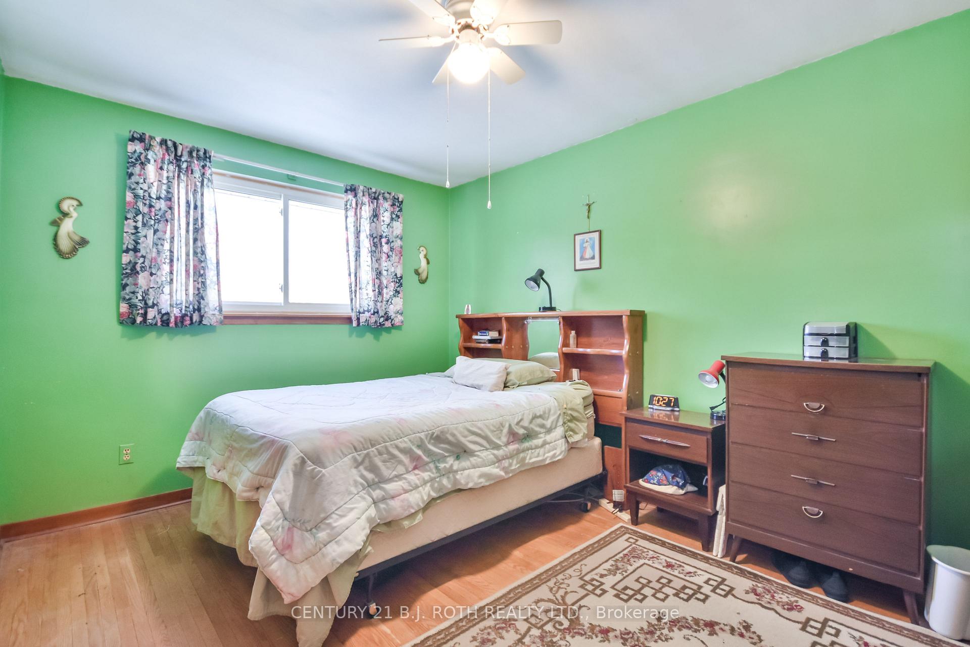Photo 14 of 210 Grove Street E, Barrie, Wellington — HOMEH