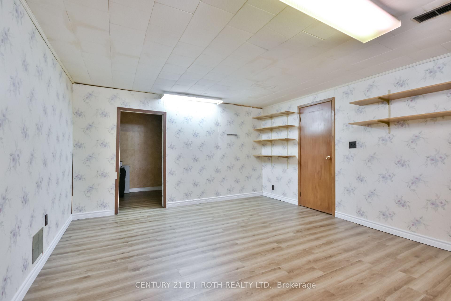 Photo 18 of 210 Grove Street E, Barrie, Wellington — HOMEH