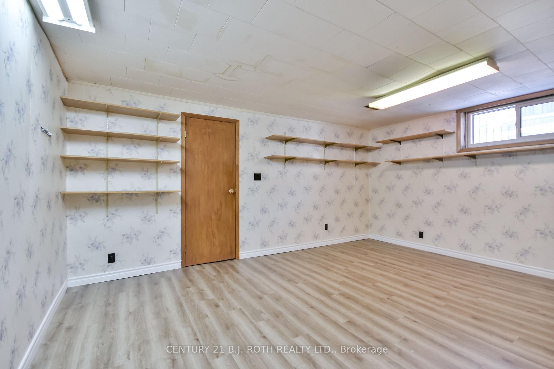 Photo 19 of 210 Grove Street E, Barrie, Wellington — HOMEH