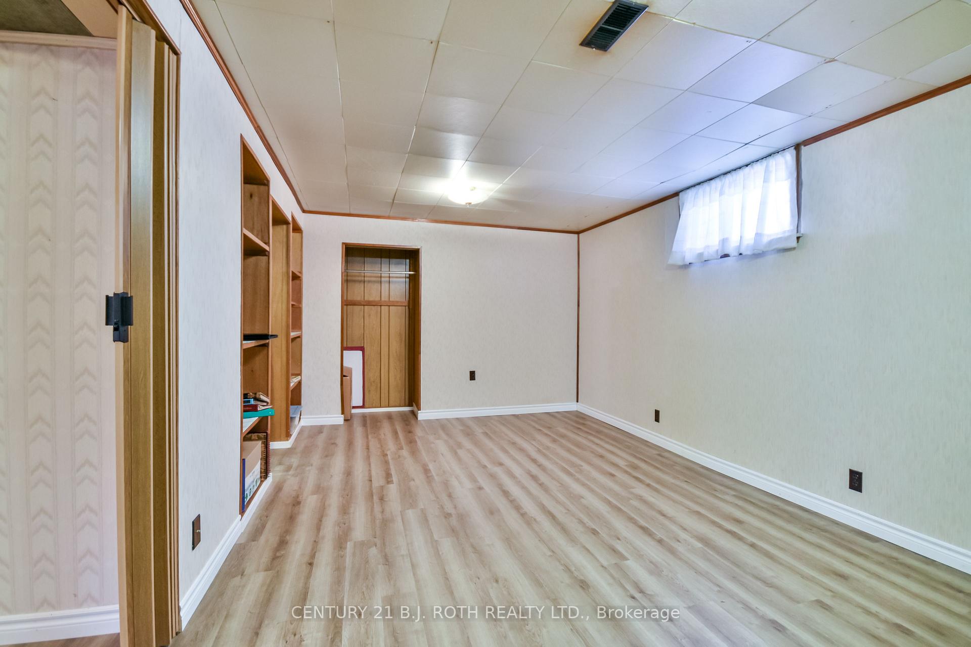 Photo 21 of 210 Grove Street E, Barrie, Wellington — HOMEH