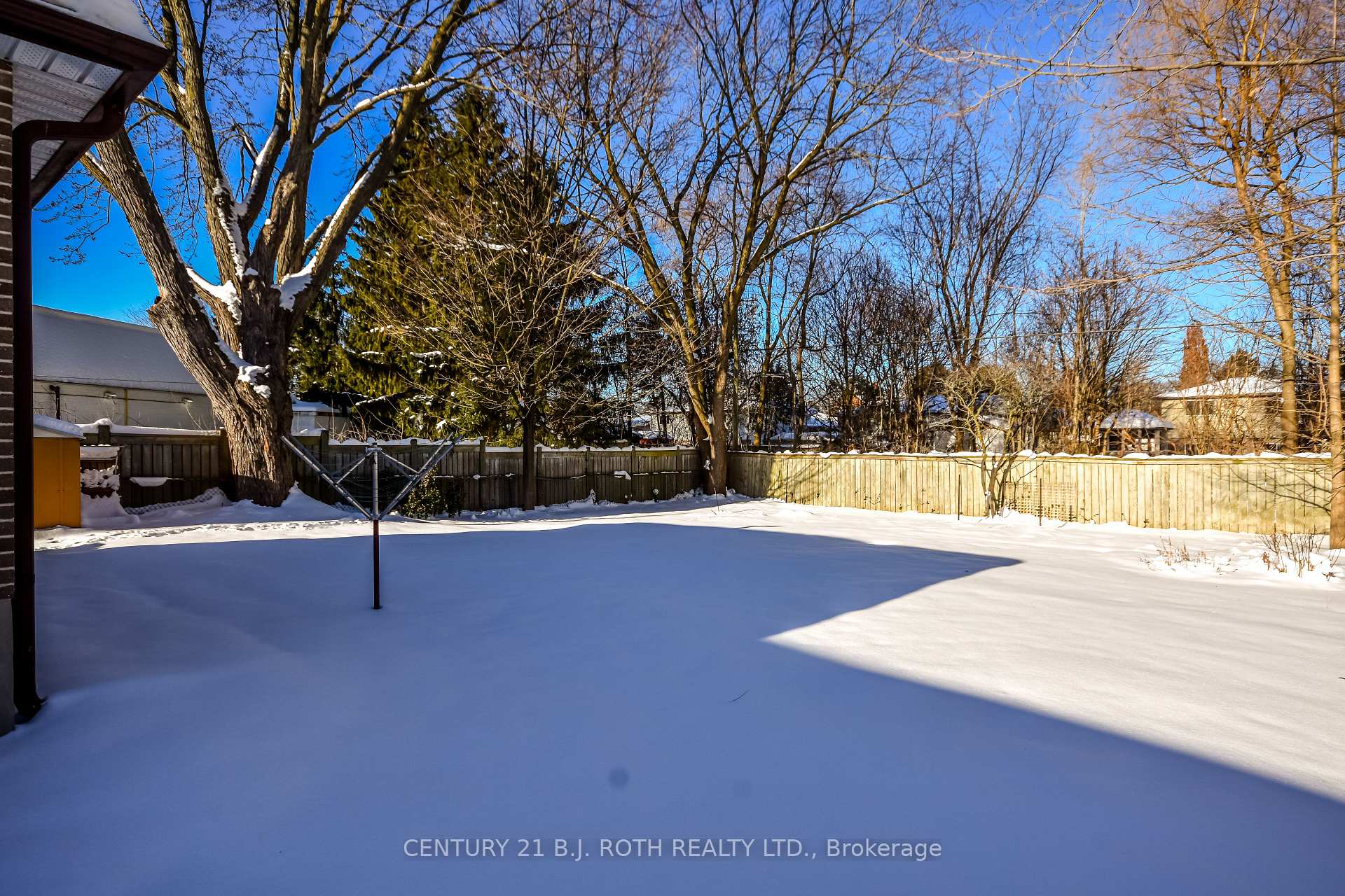 Photo 24 of 210 Grove Street E, Barrie, Wellington — HOMEH