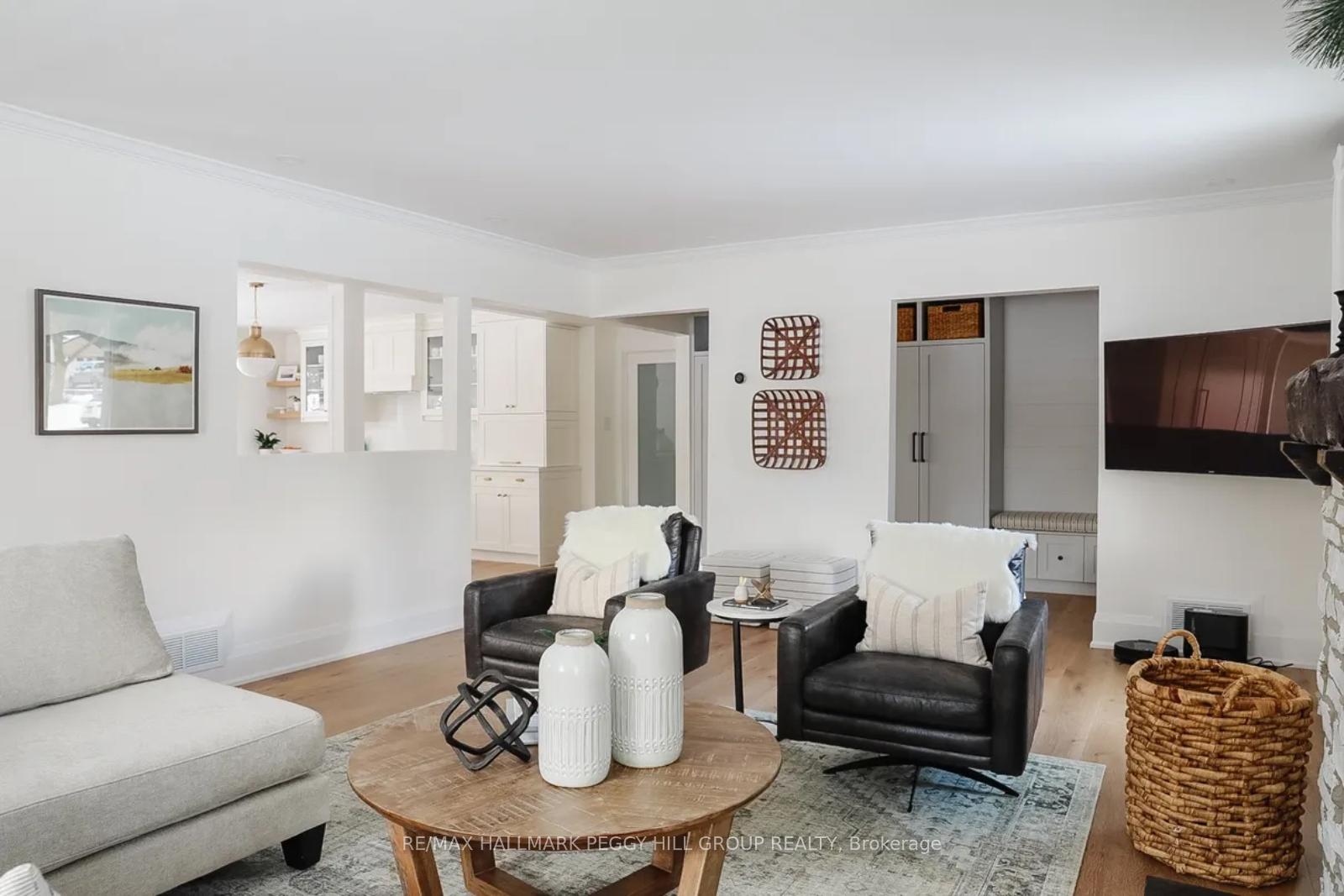 Photo 9 of 68 Dundonald Street, Barrie, Codrington — HOMEH