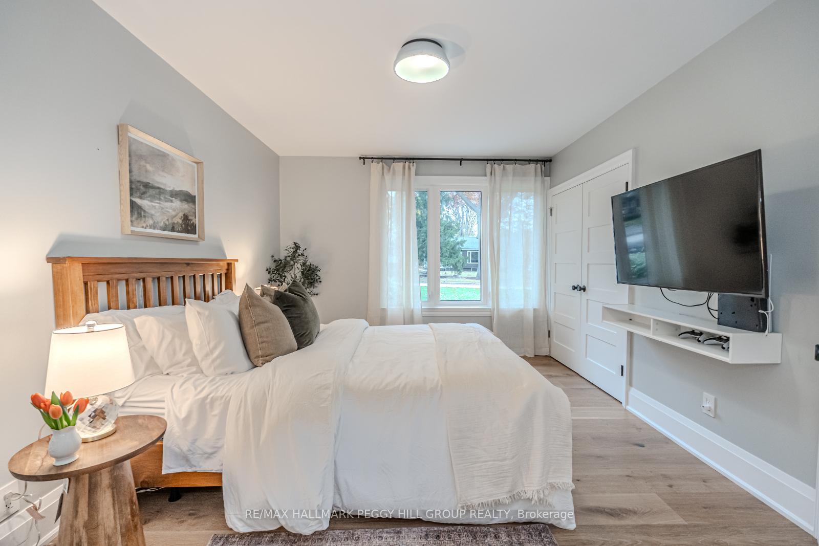 Photo 12 of 68 Dundonald Street, Barrie, Codrington — HOMEH