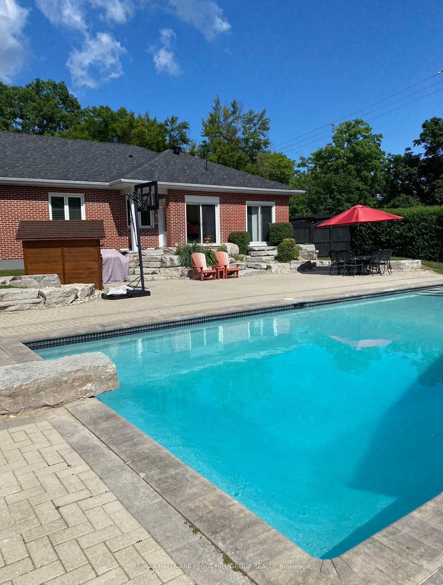 Photo 24 of 68 Dundonald Street, Barrie, Codrington — HOMEH