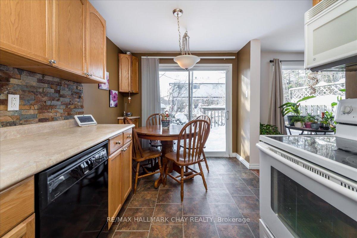 Photo 5 of 59 Robin Court, Barrie, Cundles East — HOMEH