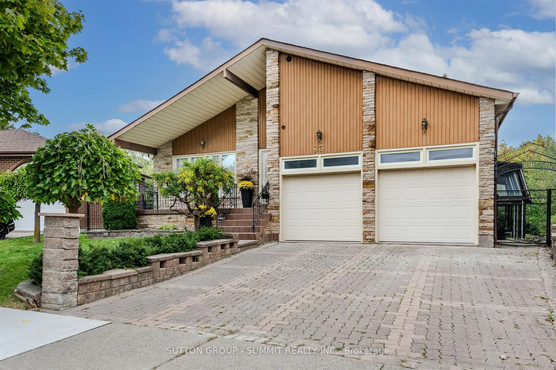 Photo 3 of 83 Curtis Drive, Brampton, Brampton South — HOMEH