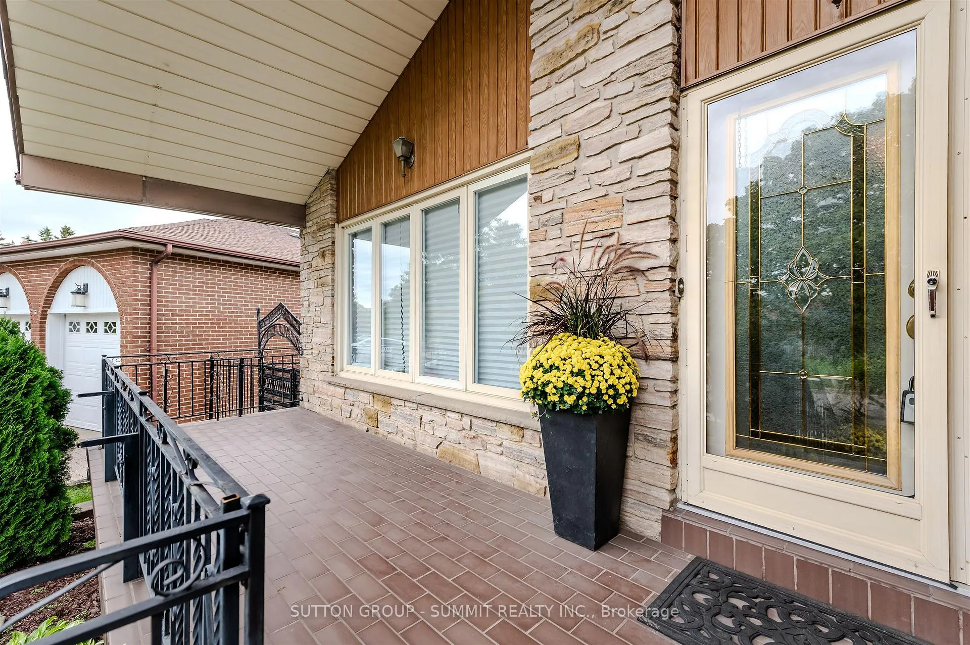 Photo 4 of 83 Curtis Drive, Brampton, Brampton South — HOMEH