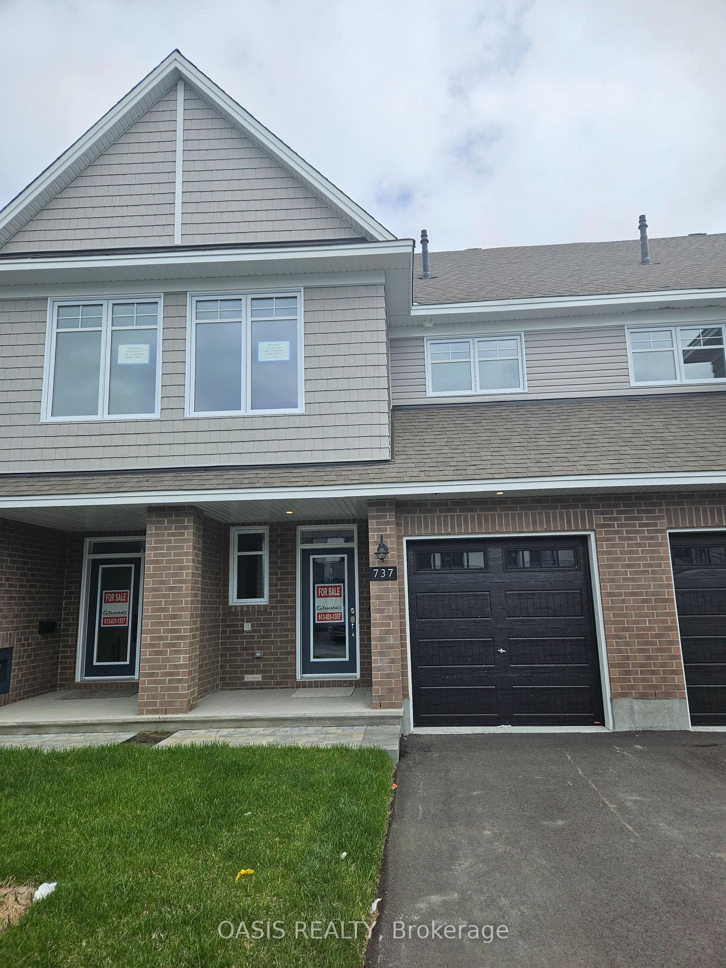 Front of 737 Maverick Crescent