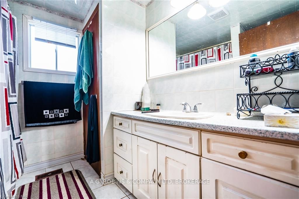 Photo 12 of 27 Fitzgerald Street, St. Catharines, Downtown — HOMEH