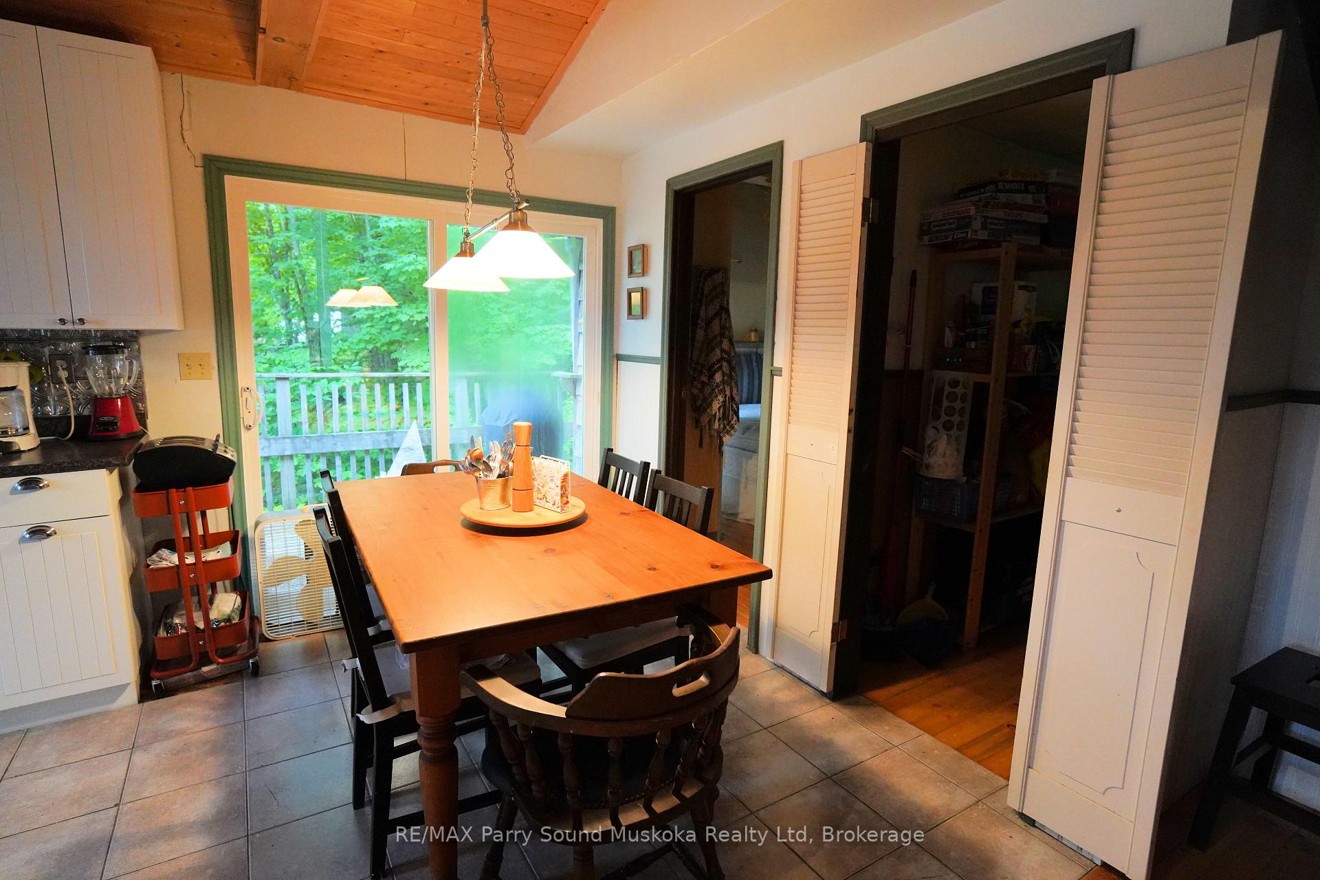 Photo 9 of Unit W/A, 329 Healey Lake, The Archipelago, Archipelago South — HOMEH