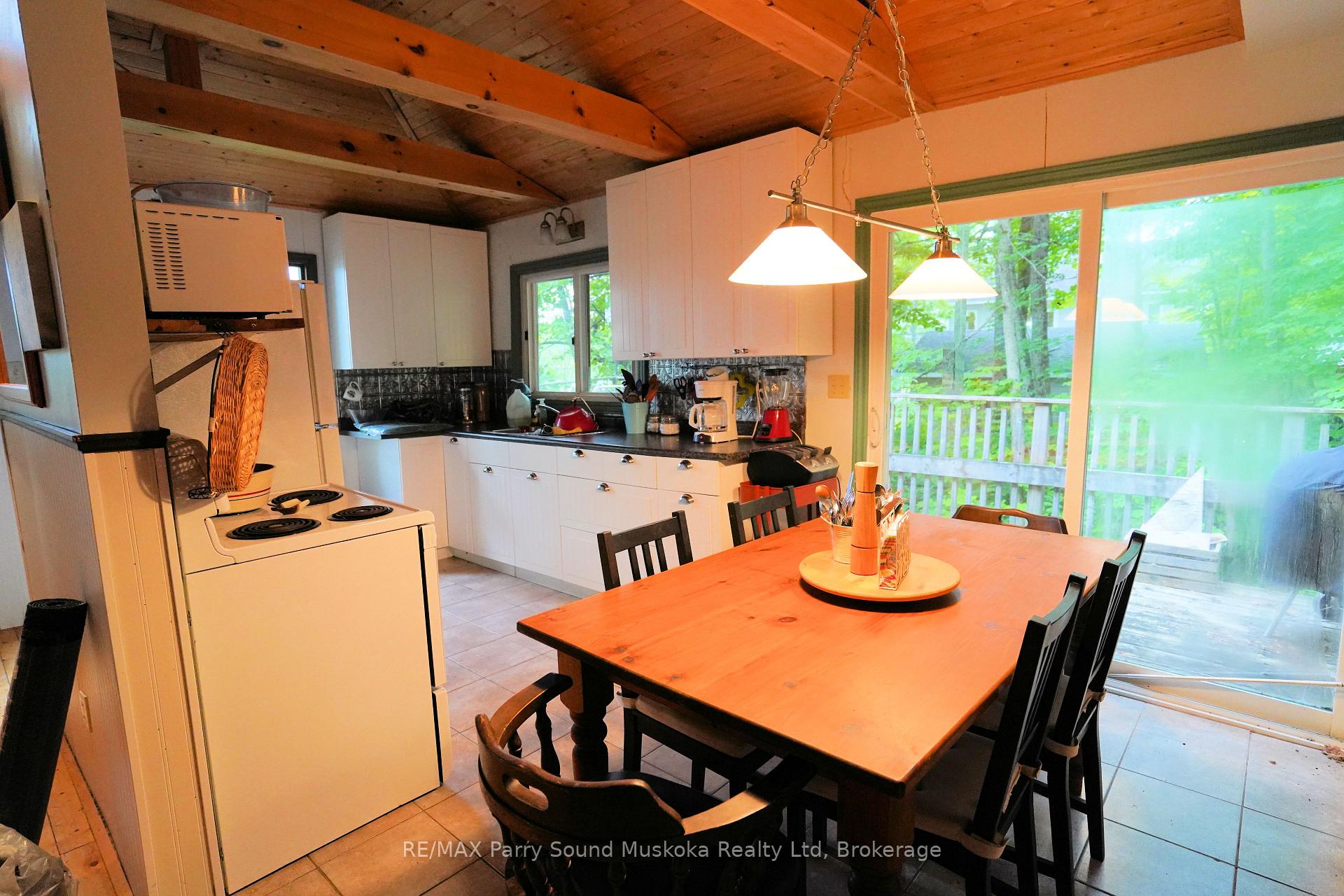 Photo 10 of Unit W/A, 329 Healey Lake, The Archipelago, Archipelago South — HOMEH