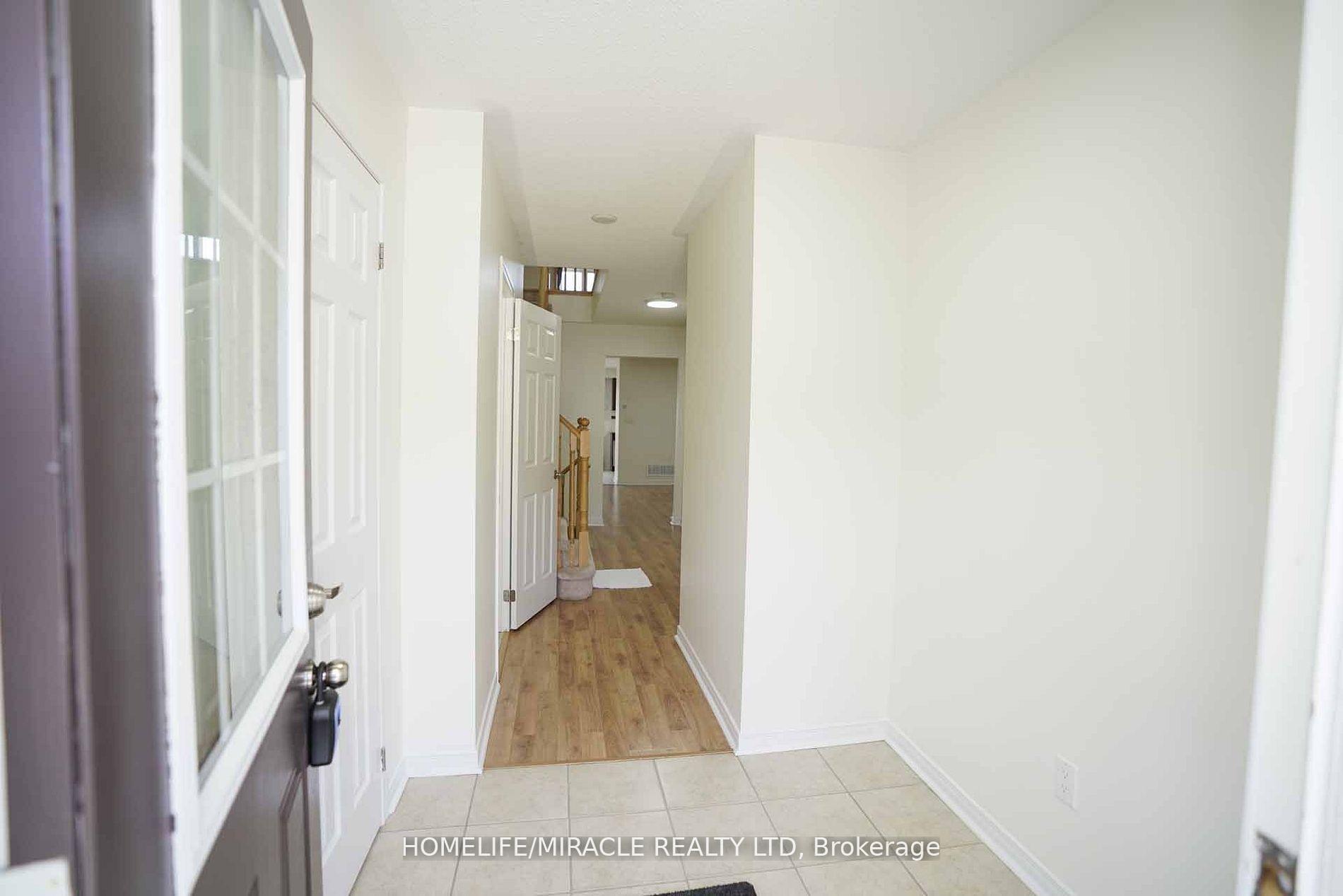 Photo 10 of 69 Teal Crest Circle, Brampton, Credit Valley — HOMEH