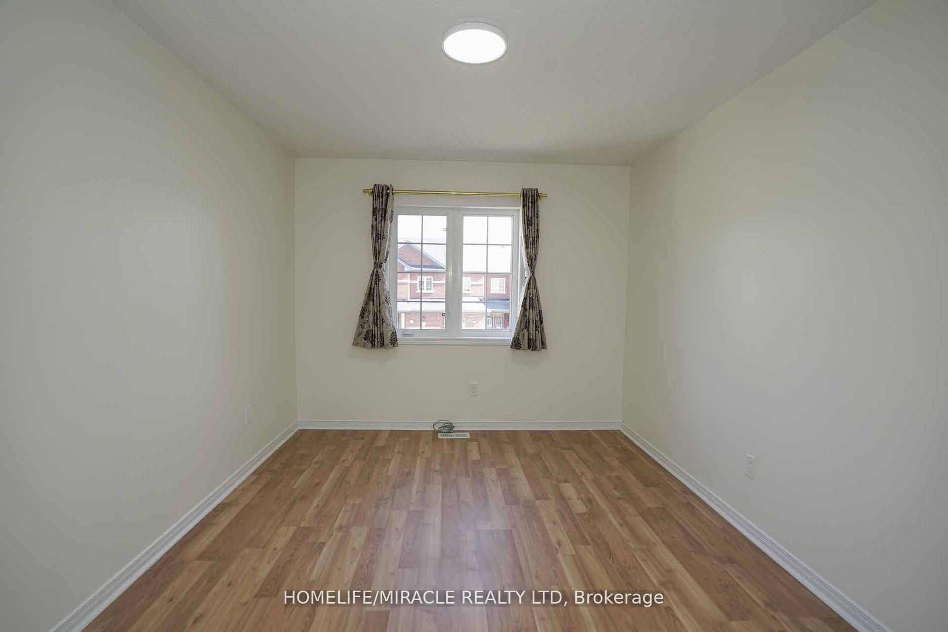 Photo 33 of 69 Teal Crest Circle, Brampton, Credit Valley — HOMEH