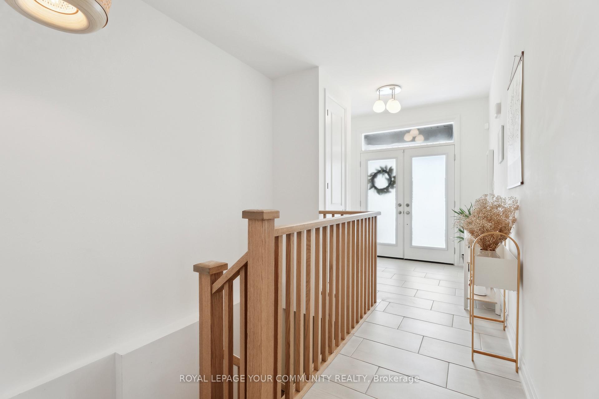 Photo 3 of 33 Mabern Street, Barrie, Rural Barrie Southwest — HOMEH