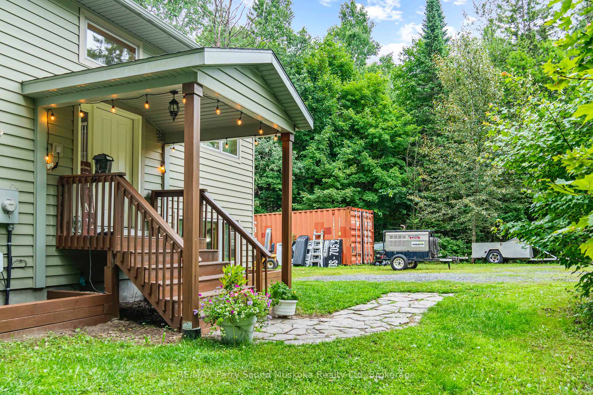 Photo 3 of 312 Centre Road, McKellar — HOMEH