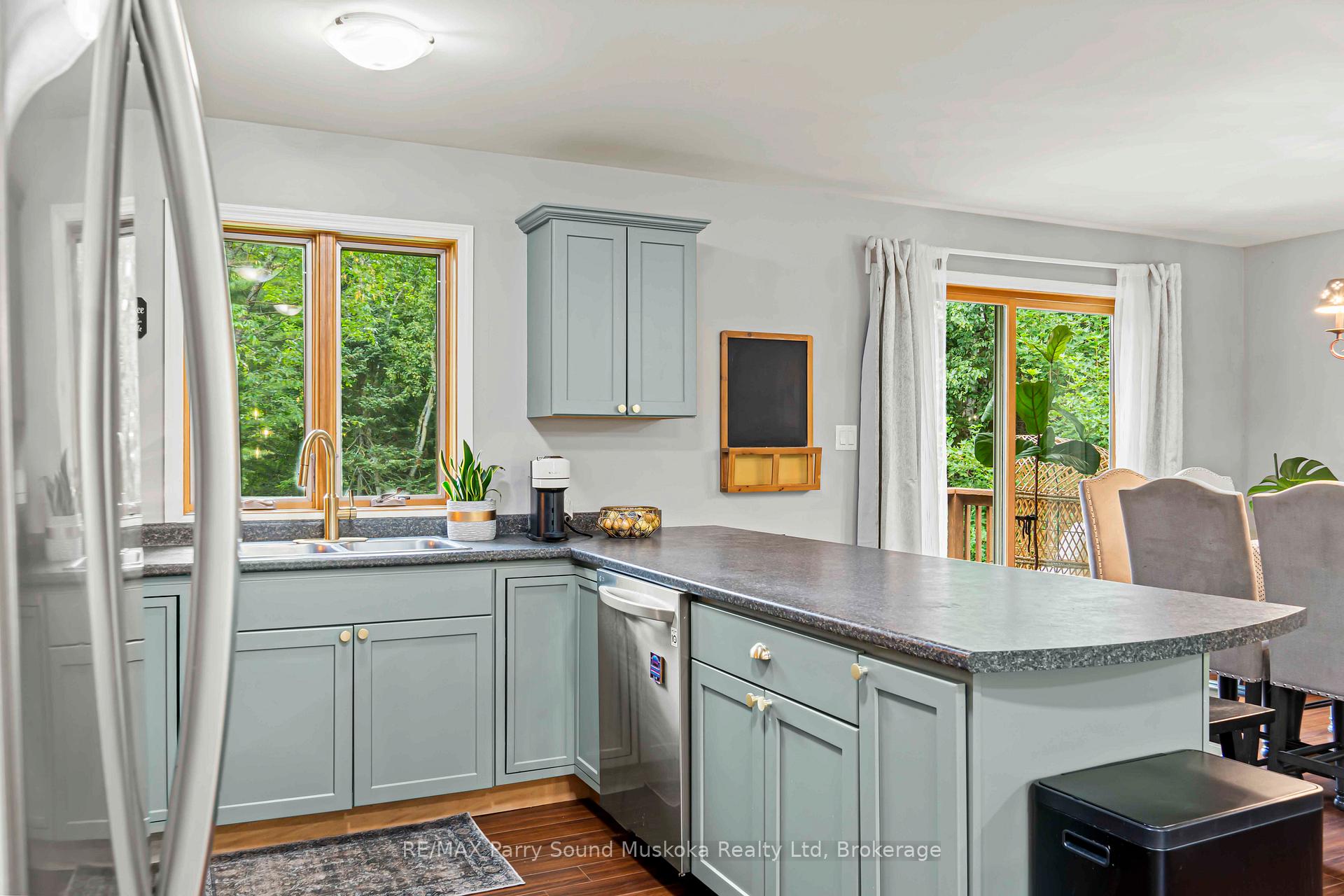 Photo 7 of 312 Centre Road, McKellar — HOMEH