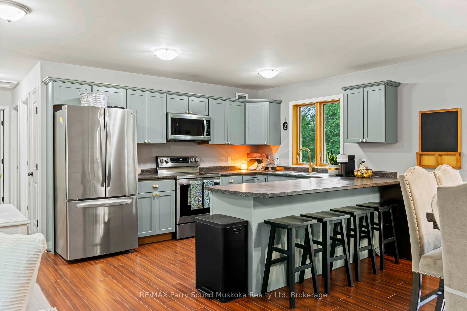 Photo 9 of 312 Centre Road, McKellar — HOMEH