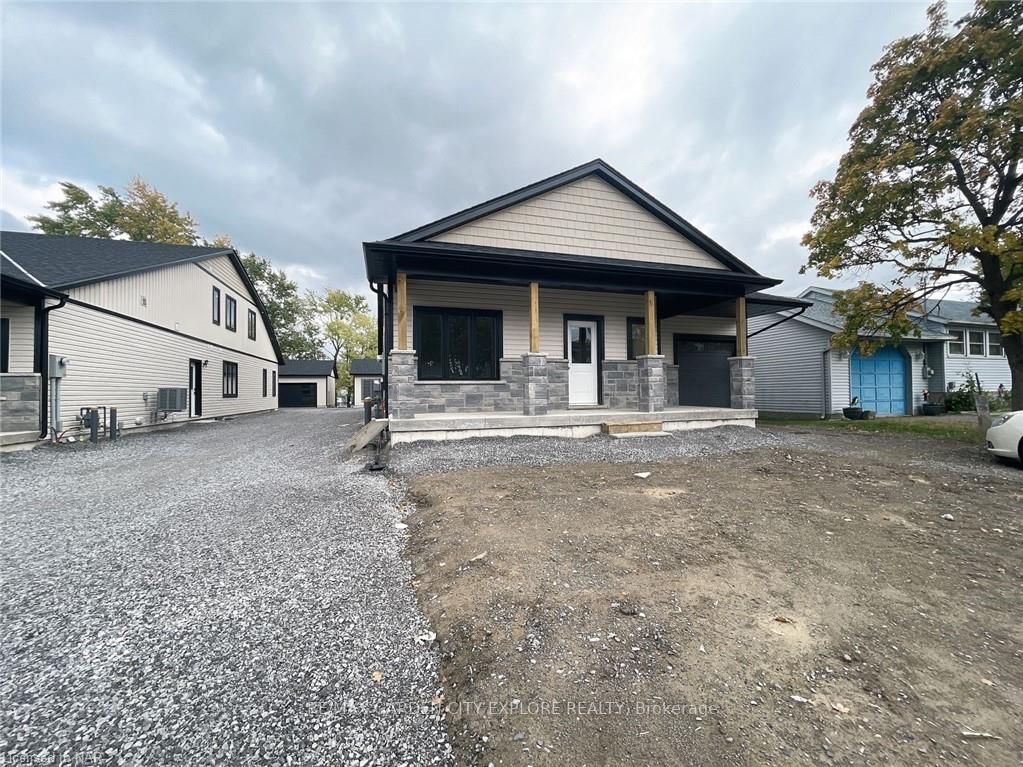 Front of Unit 4, 13 Valley Road