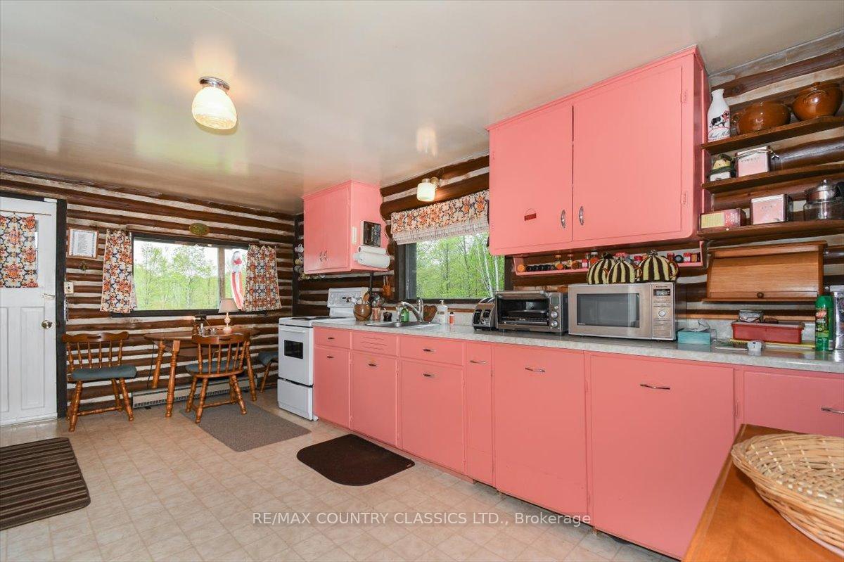 Photo 7 of 1908 Lower Faraday Road, Faraday — HOMEH