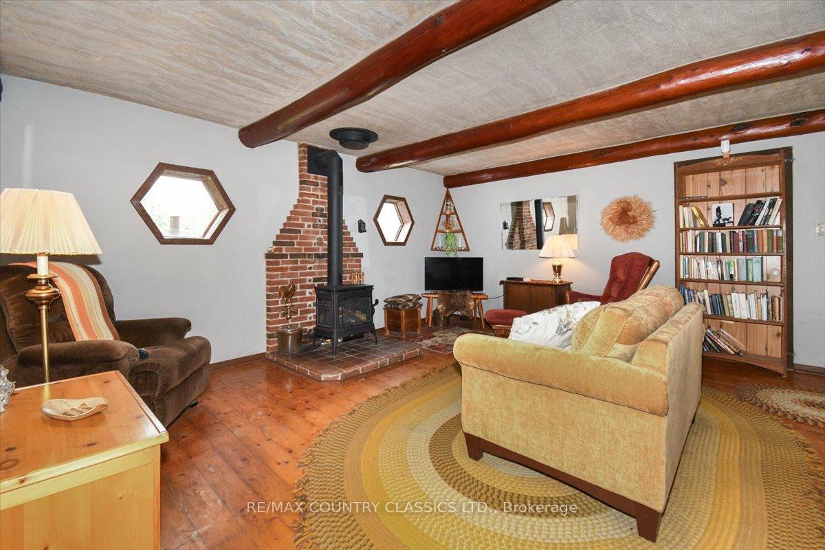 Photo 11 of 1908 Lower Faraday Road, Faraday — HOMEH