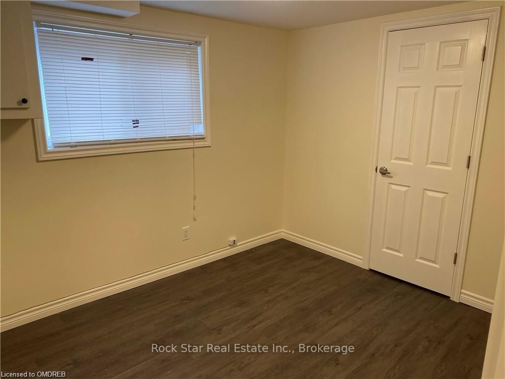 Photo 11 of 102 Elma Street, St. Catharines, Lakeport — HOMEH