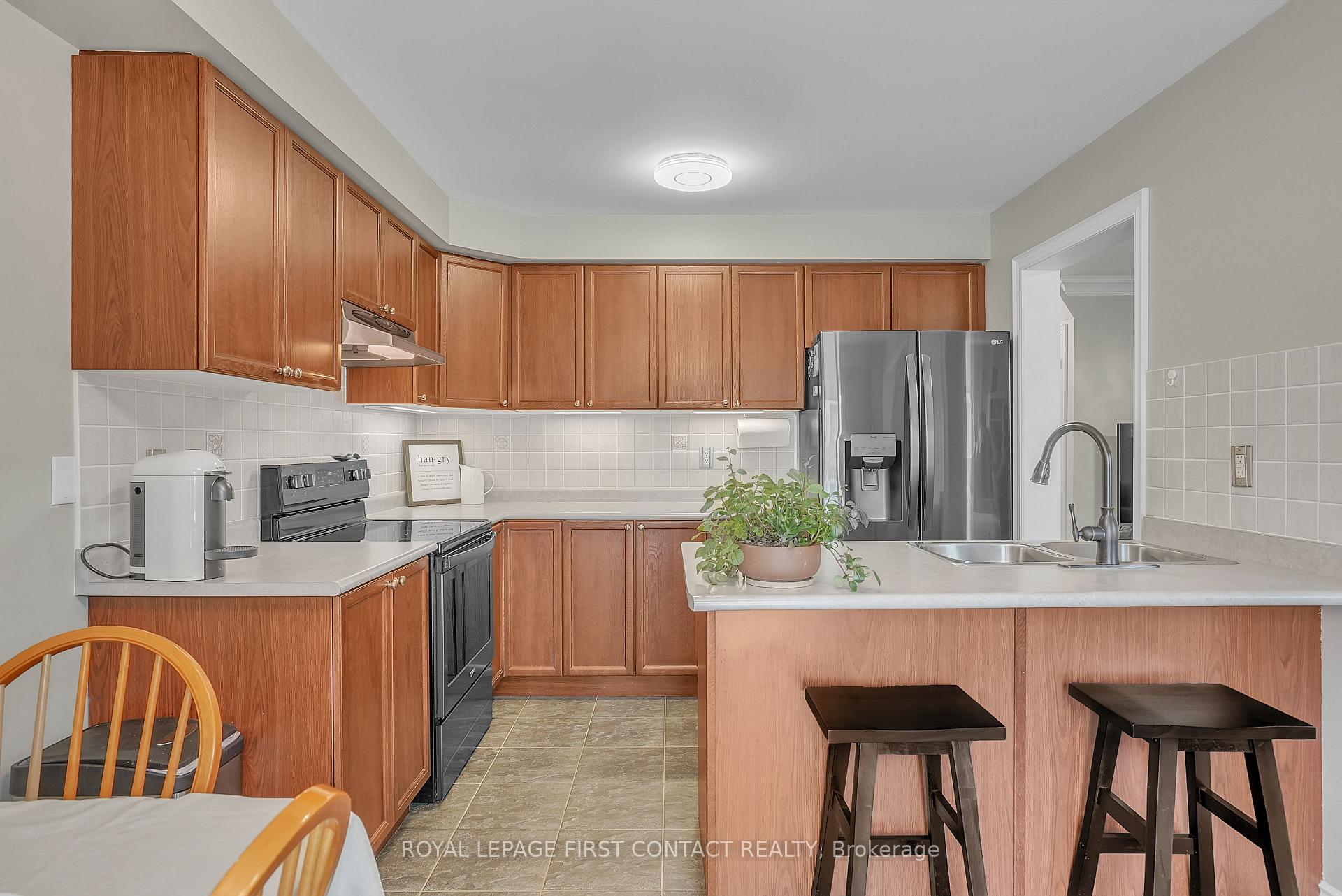 Photo 6 of 21 Bird Street, Barrie, Edgehill Drive — HOMEH