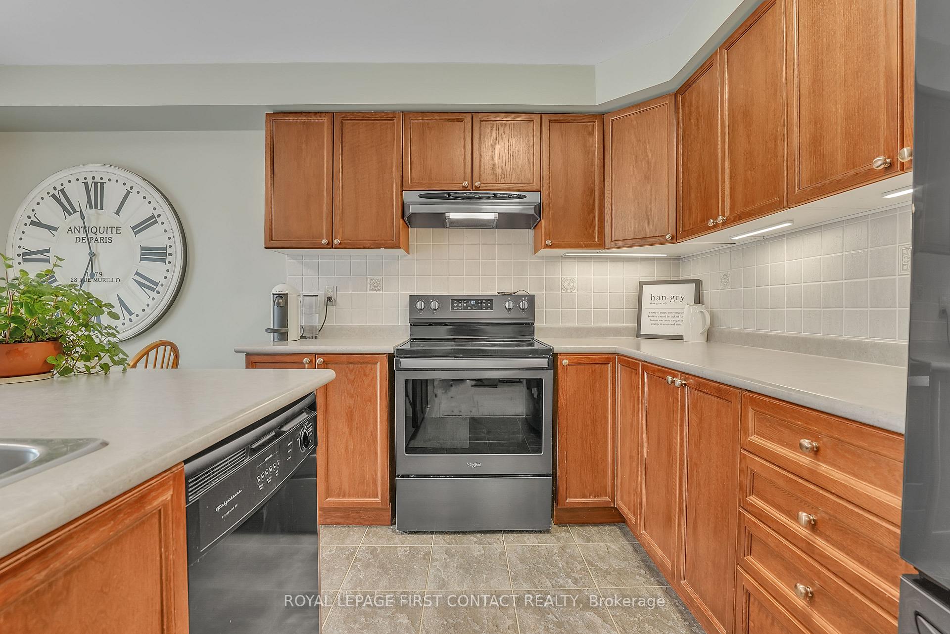 Photo 8 of 21 Bird Street, Barrie, Edgehill Drive — HOMEH