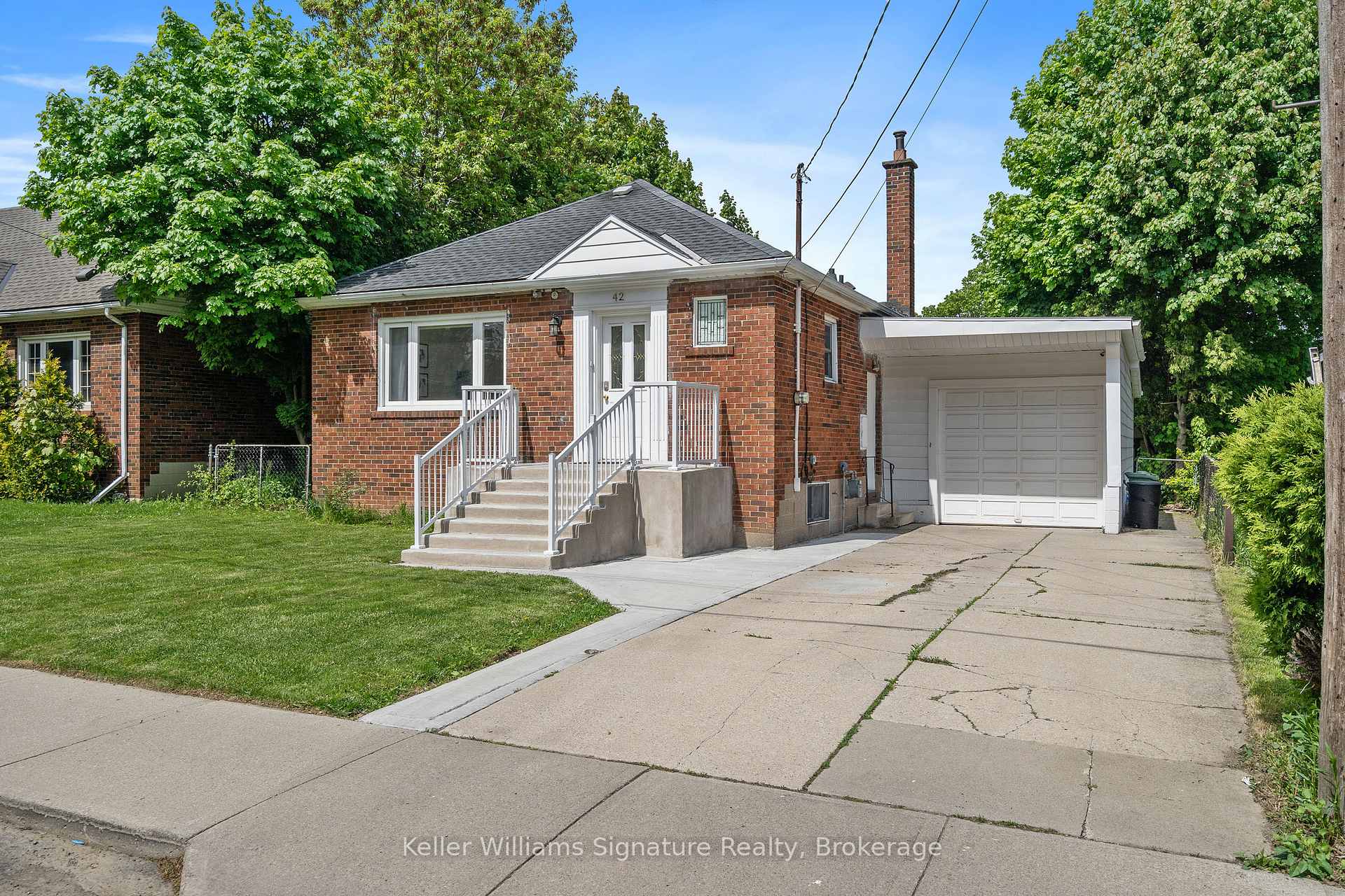 Photo 3 of 42 West 4th Street, Hamilton, Bonnington — HOMEH