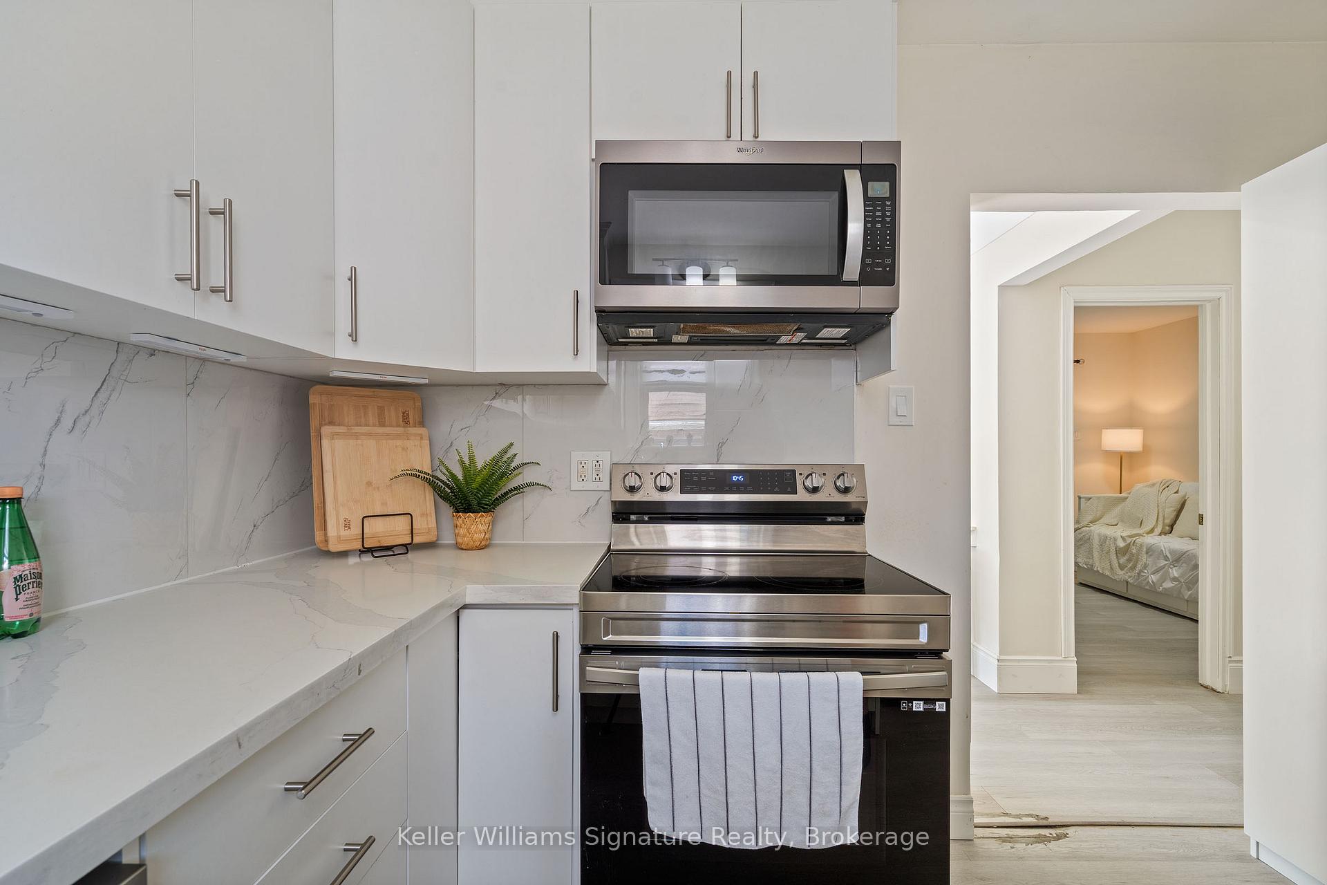 Photo 15 of 42 West 4th Street, Hamilton, Bonnington — HOMEH
