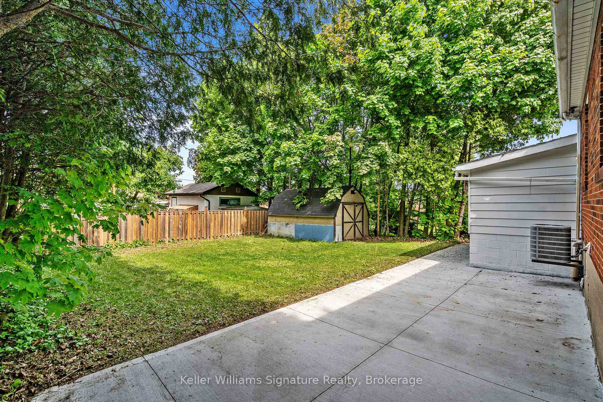 Photo 38 of 42 West 4th Street, Hamilton, Bonnington — HOMEH