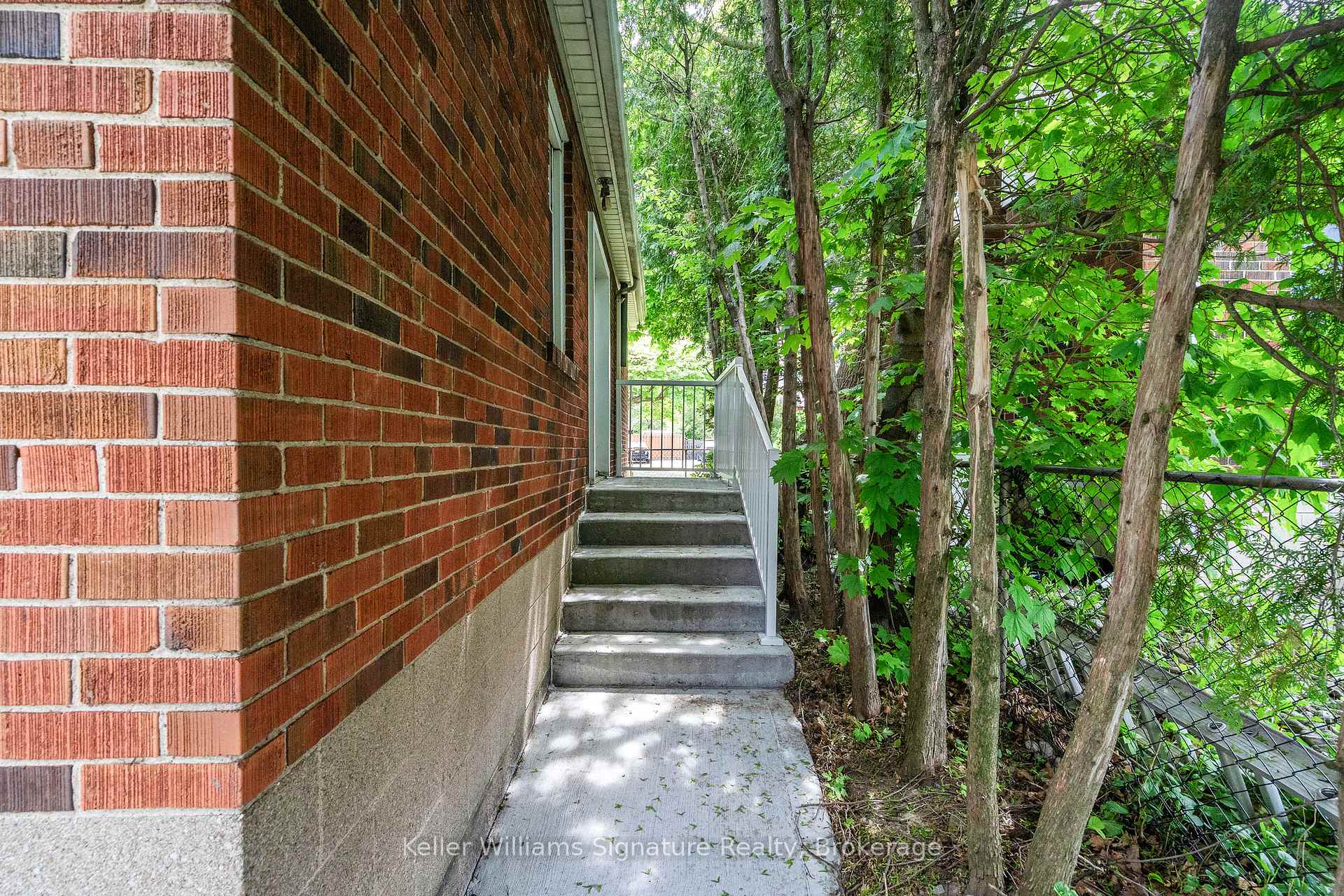 Photo 39 of 42 West 4th Street, Hamilton, Bonnington — HOMEH