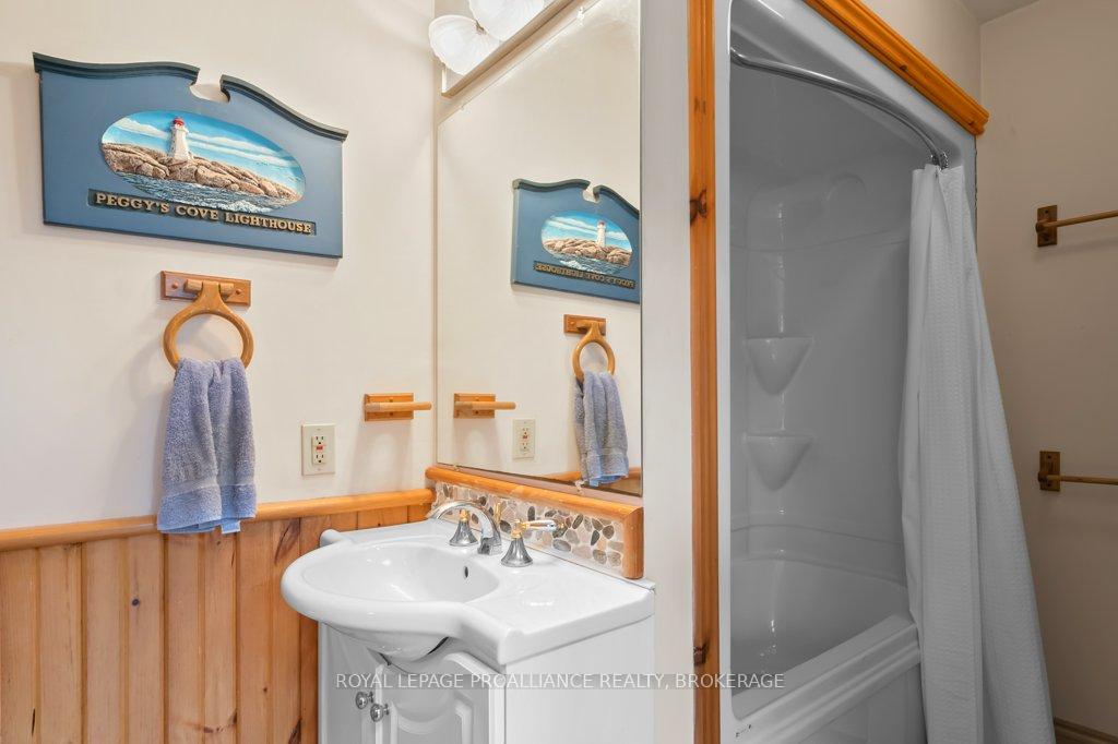 Photo 16 of 6058 Highway 96, Frontenac Islands, The Islands — HOMEH