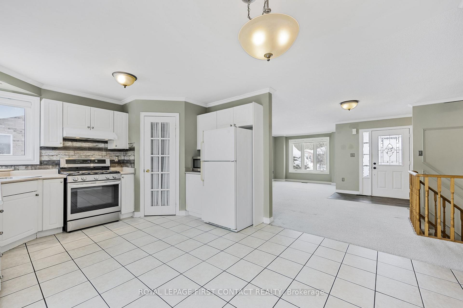 Photo 10 of 35 Bayshore Boulevard, Barrie, Bayshore — HOMEH