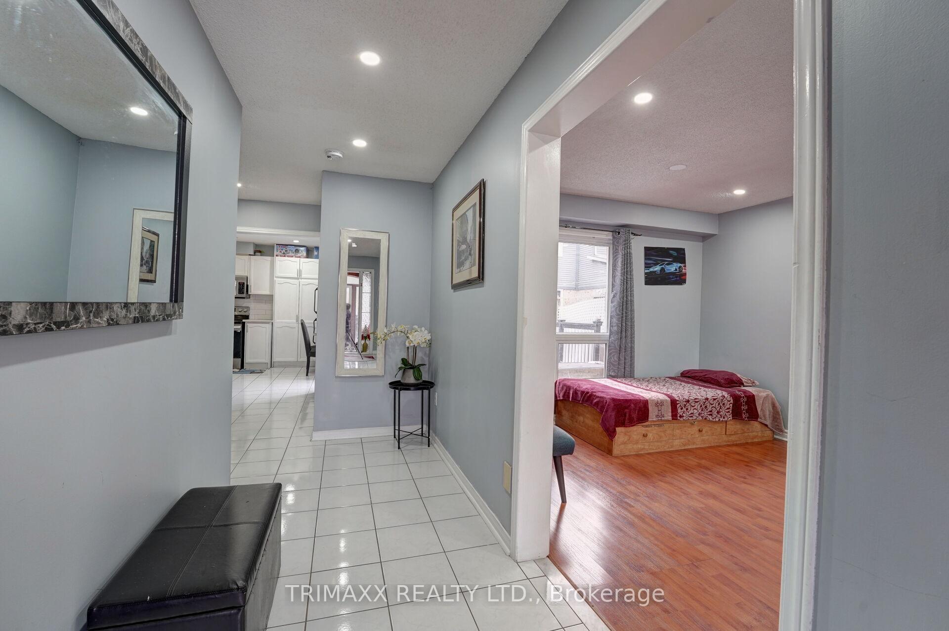 Photo 8 of 77 Stoneledge Circle N, Brampton, Sandringham-Wellington — HOMEH