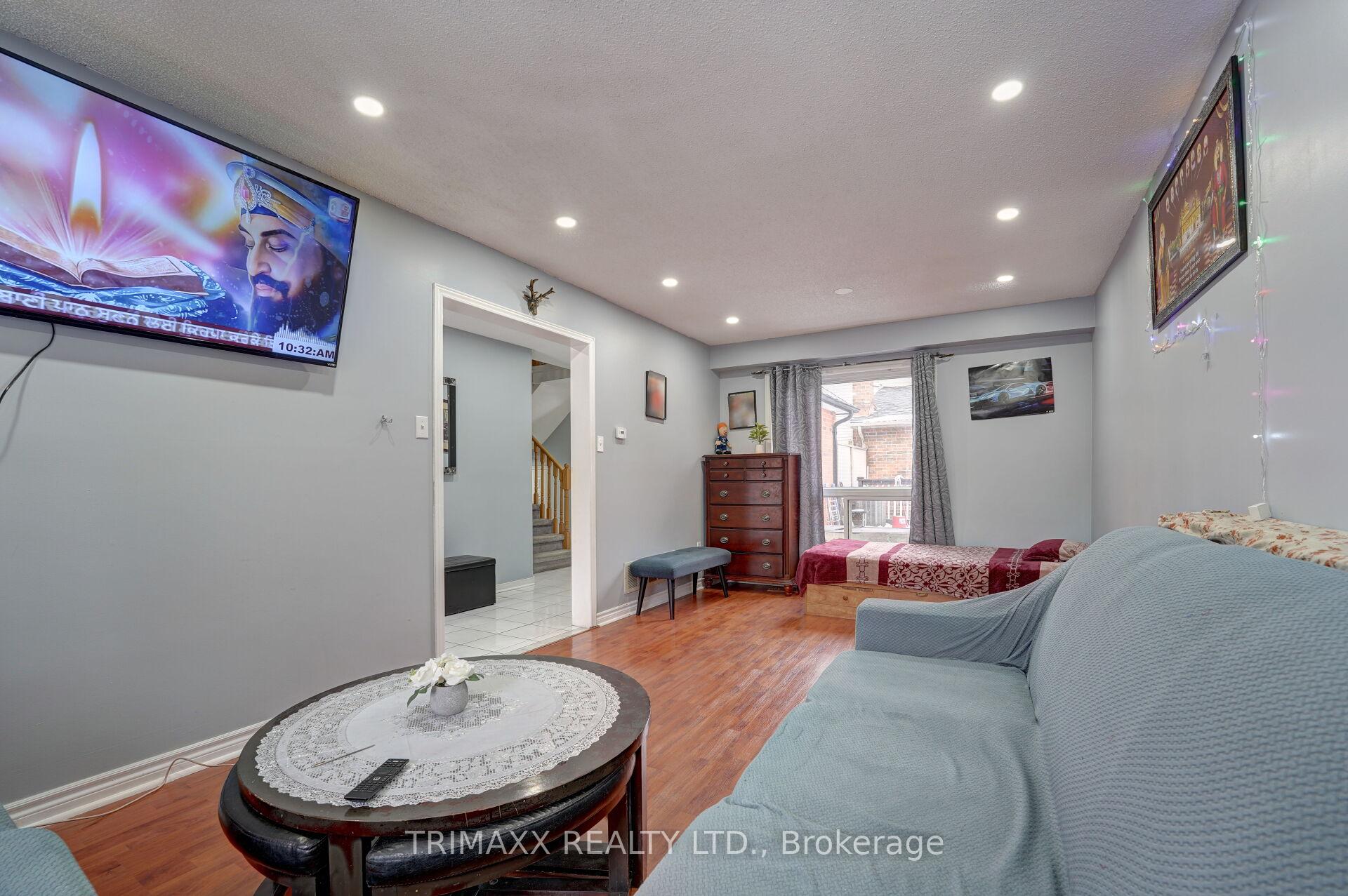 Photo 10 of 77 Stoneledge Circle N, Brampton, Sandringham-Wellington — HOMEH