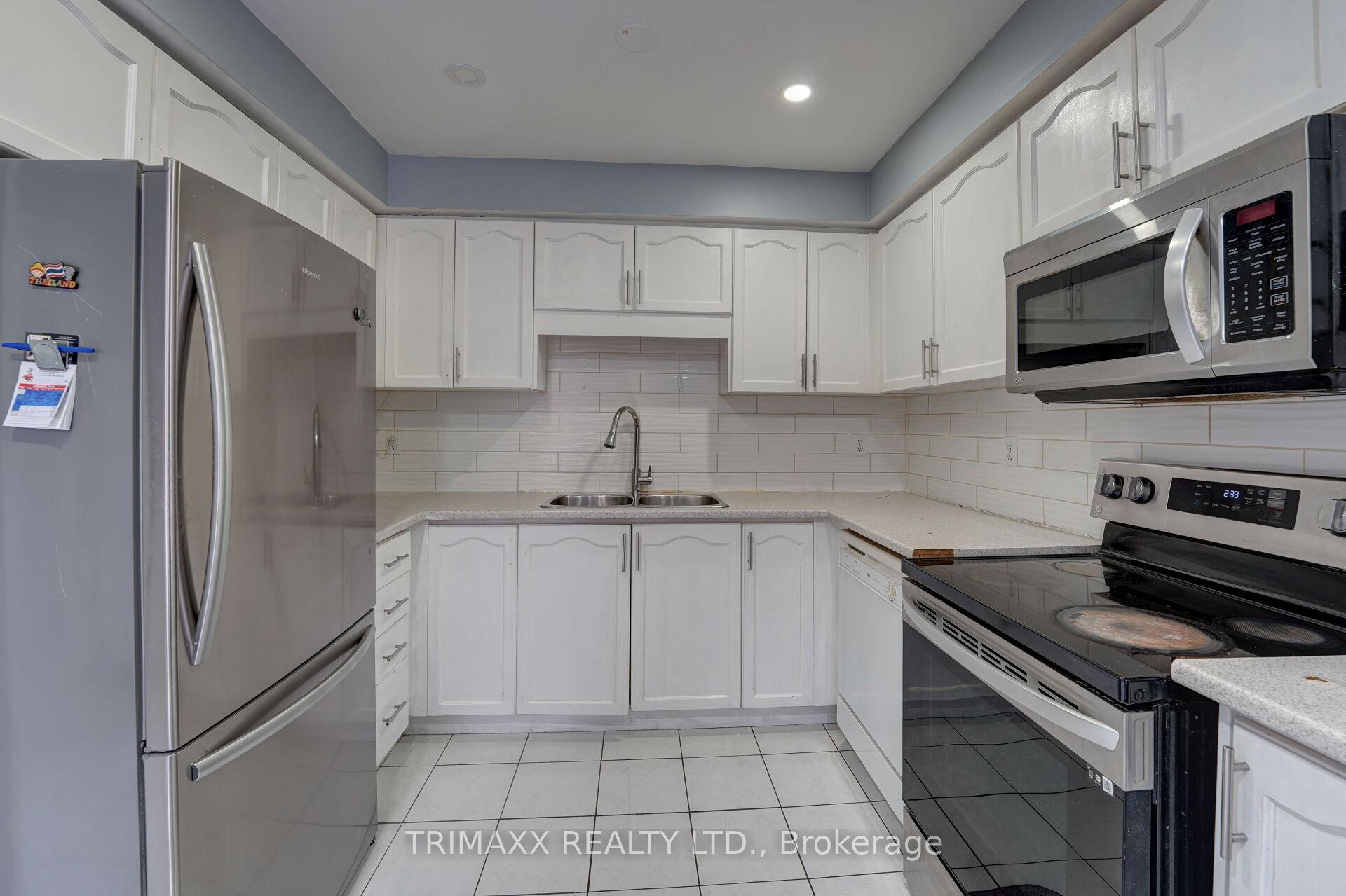 Photo 14 of 77 Stoneledge Circle N, Brampton, Sandringham-Wellington — HOMEH