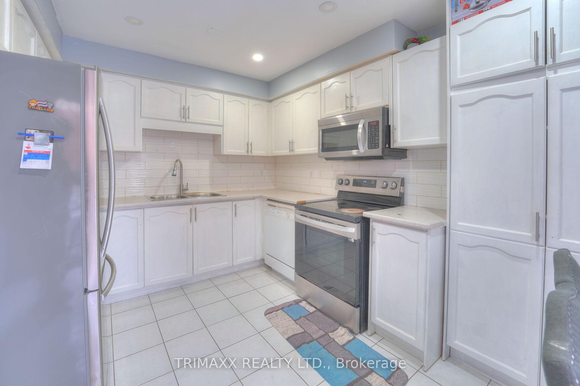 Photo 15 of 77 Stoneledge Circle N, Brampton, Sandringham-Wellington — HOMEH