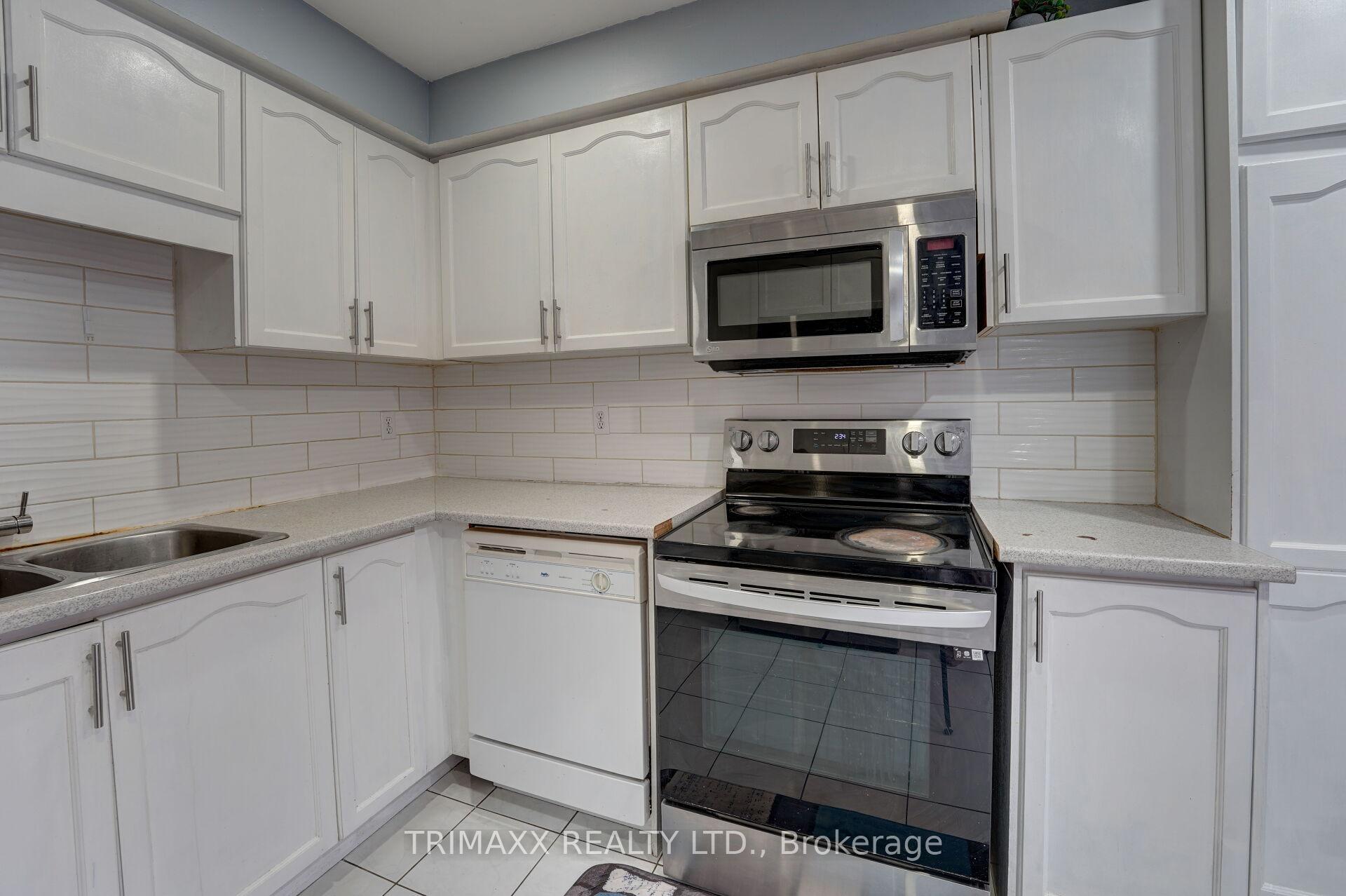 Photo 16 of 77 Stoneledge Circle N, Brampton, Sandringham-Wellington — HOMEH