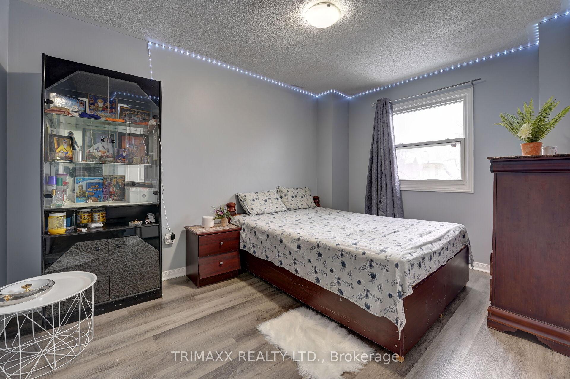 Photo 26 of 77 Stoneledge Circle N, Brampton, Sandringham-Wellington — HOMEH