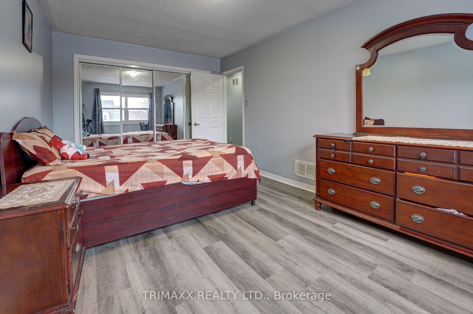 Photo 28 of 77 Stoneledge Circle N, Brampton, Sandringham-Wellington — HOMEH