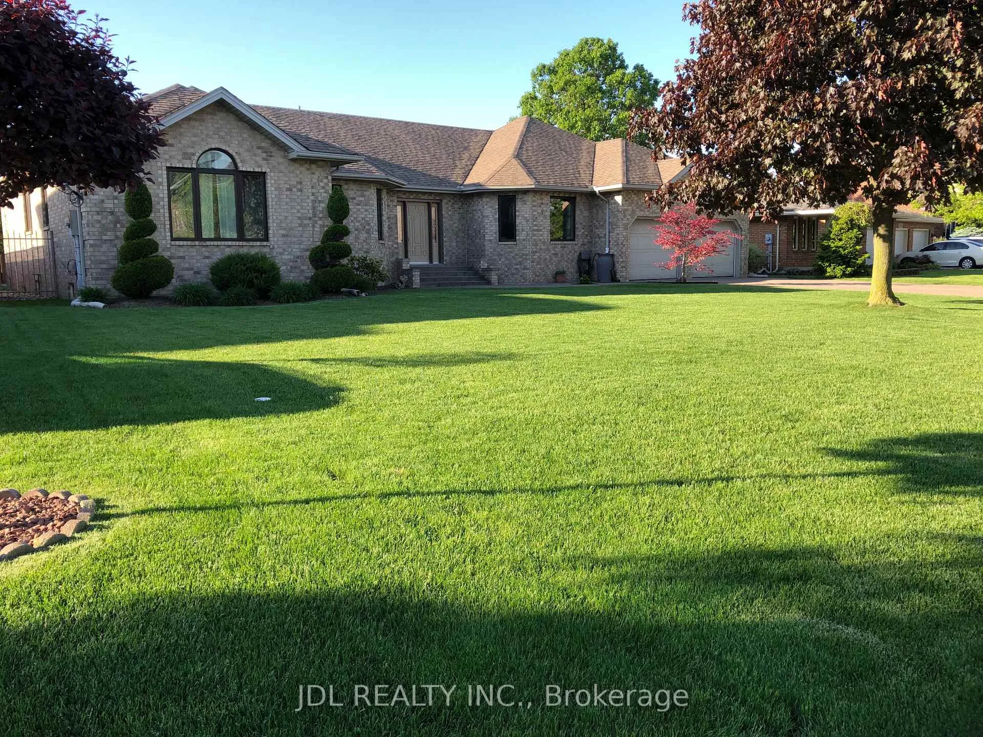 Photo 3 of 12356 Charlene Lane, Tecumseh — HOMEH