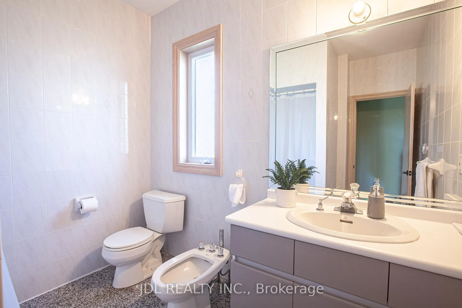 Photo 26 of 12356 Charlene Lane, Tecumseh — HOMEH