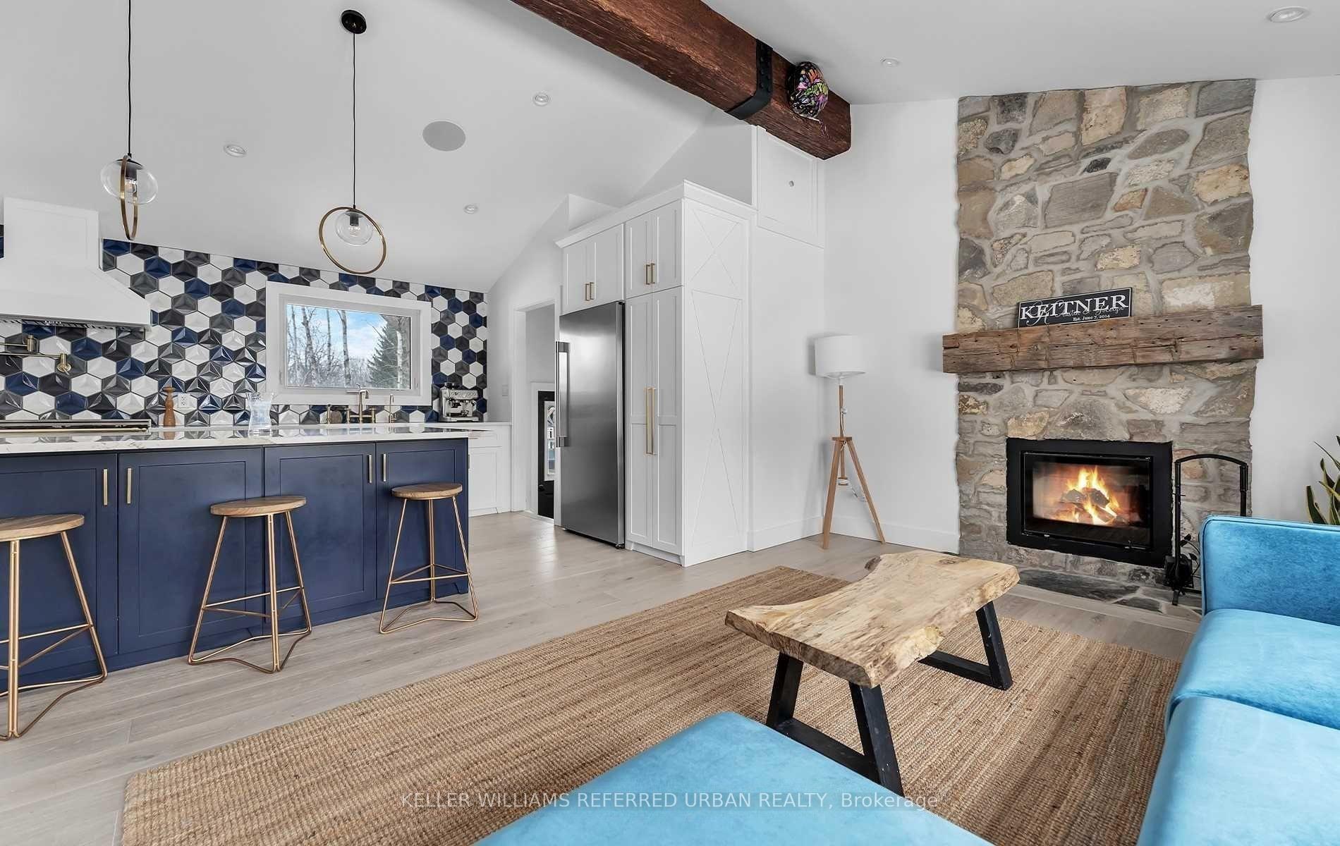 Photo 3 of 886 Sixth Street, Collingwood — HOMEH